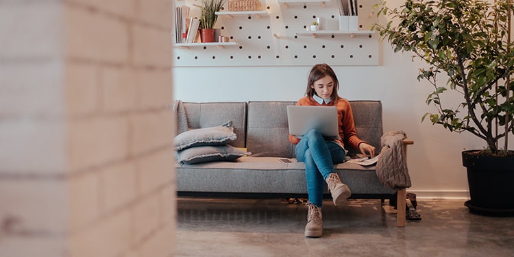 online ingilizce kursları ile ingilizce öğrenmenin avantajları