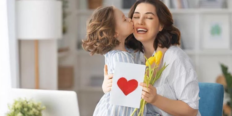 türkçeleri ile ingilizce anneler günü mesajları