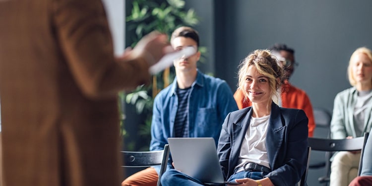 ingilizce ders isimleri ile ilgili diyalog