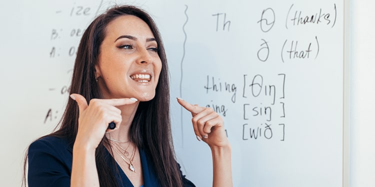 ingilizcenin ilerlemediğin hissediyorsan farklı kaynakları dene