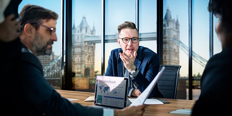 Şirketler İçin İngilizce: Kurumsal Başarının Temeli - Mesleki İngilizce